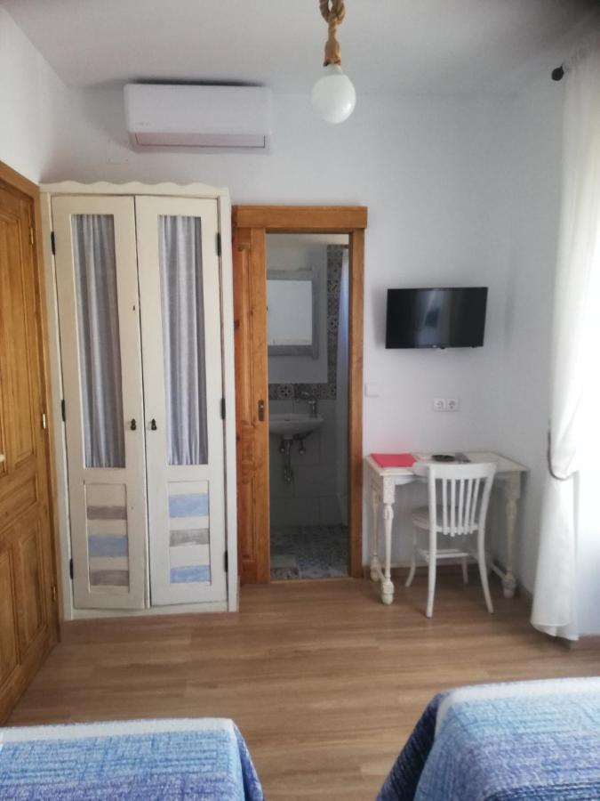 Hostal El Lugar De La Mancha Argamasilla de Alba Dış mekan fotoğraf