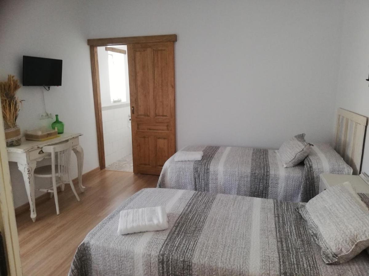 Hostal El Lugar De La Mancha Argamasilla de Alba Dış mekan fotoğraf